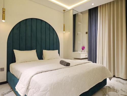 The Grand Signature Suite with Private Balconies - image 14