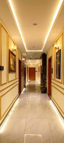 The Grand Signature Suite with Private Balconies - image 3