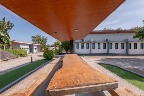 ไทย-ลาว บอร์เดอร์ ซูพีเรียร์ รูม (Thailand–Laos Border Superior Room) in มุกดาหาร