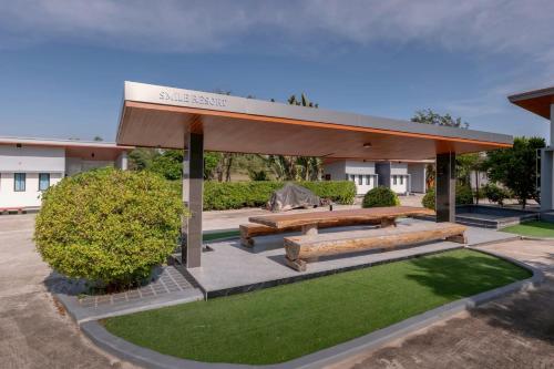 ไทย-ลาว บอร์เดอร์ ซูพีเรียร์ รูม (Thailand–Laos Border Superior Room) in มุกดาหาร