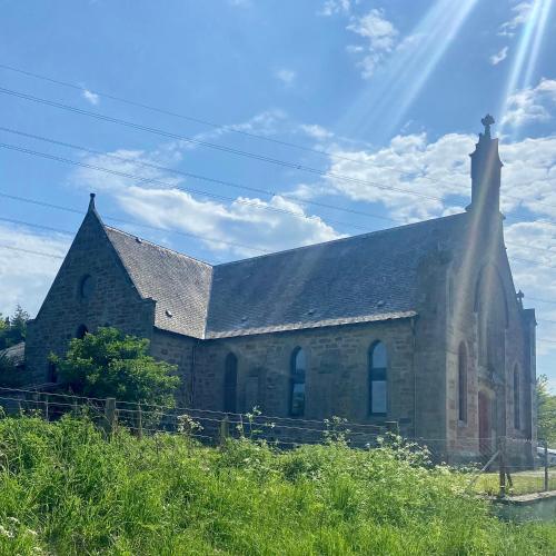 Зовнішній вигляд готелю, Old Church in Kiркхілл
