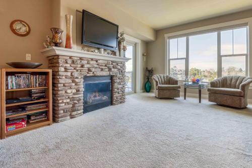 River's Edge at Bridgeport - image 10