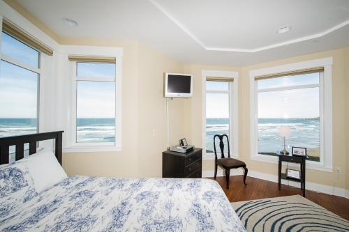 Michael's Beach Place at Shoreline Ridge - image 5