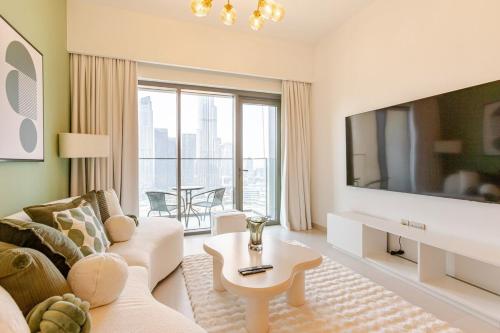 Full Burj Khalifa View 3min Walk to Dubai Mall 29th floor - image 3