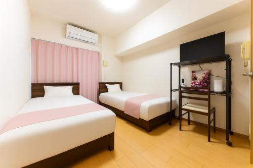 Shin-Okubo Sta・1 min walk/　Shinjuku sta 2min/　Switch