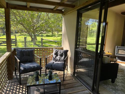 Deerview Cabin in Coastal Mataikona in Whakataki