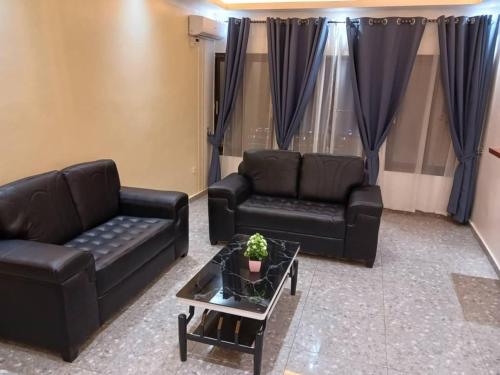 Residence Tango - Appartements Meubles - 4 types in Bafoussam
