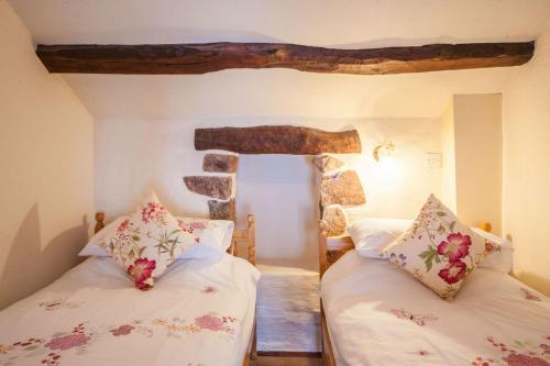 Bridge End Farm Cottages - image 6