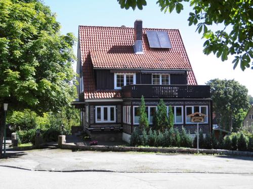 Three-Bedroom Apartment image 5