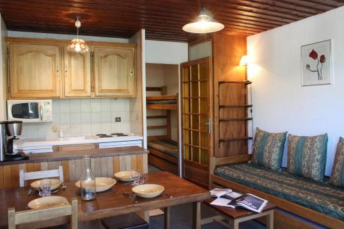 Studio (3 Adults)