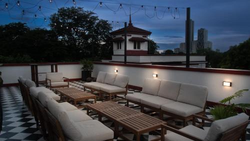 MiraNamin Nest ROSAL - Garden View Suite in Unique Historic Estate with Indoor Plunge Pool, Self-Service Breakfast, Guest Kitchen, Manille (photo 7)