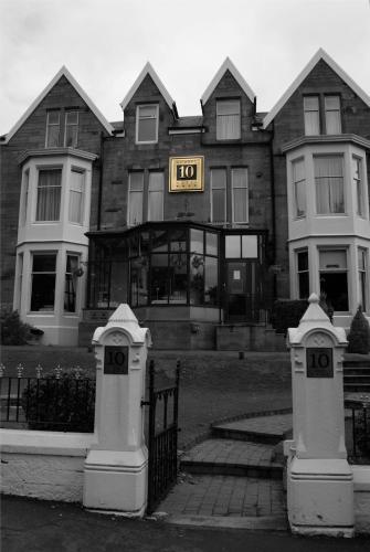 Number 10 Hotel - image 10