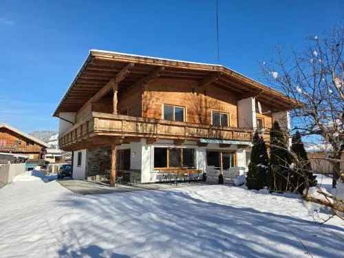 Holiday Home Brixen Valley Ski Bus Access in Hopfgarten im Brixental, Österreich