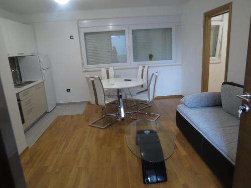 Apartments Nika Sukosan