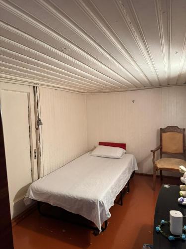 1 twin bed