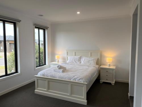 Connecting Palms - Kalkallo - Luxury 4 x Bedroom Holiday Home! in Mickleham