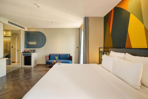 room detail thumbnail 1