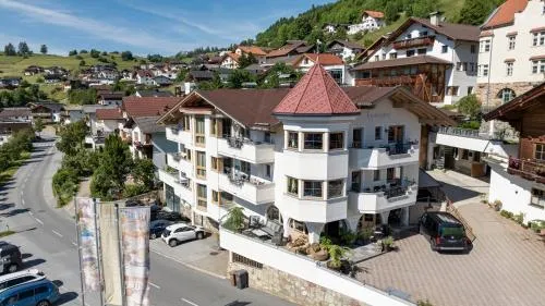 LAUDEGGHOF Ladis - Apartments with Castle Views in Ladis, Österreich