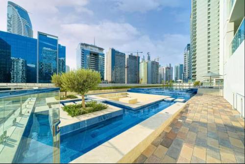 Elegant 1BR Apartment at DAMAC Vera – Business Bay