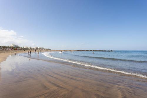 Sea View Royal Apartment - image 14