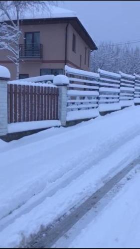 Viesnīcas āriene, Будинок біля джерела in Skhidnytsya