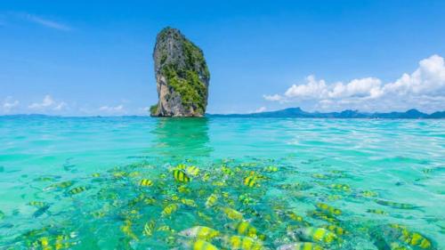 Friend Guesthouse , Kho Lanta in Ba Kantiang Bay