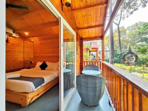 Tranquill Riverside Luxury Chalets in Marra