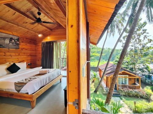 Tranquill Riverside Luxury Chalets in Marra