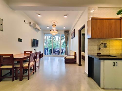 Tranquill Riverside Luxury Chalets in Marra
