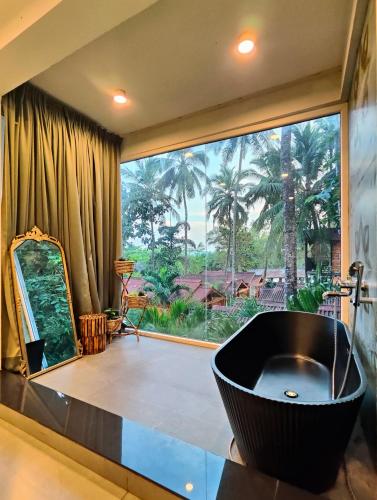 Tranquill Riverside Luxury Chalets in Marra