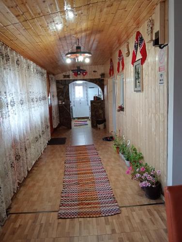 3 bedrooms, 6 beds