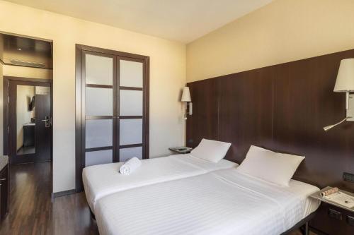 2 twin beds