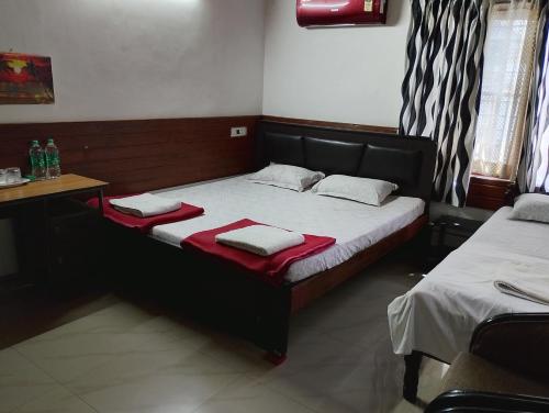 2 twin beds