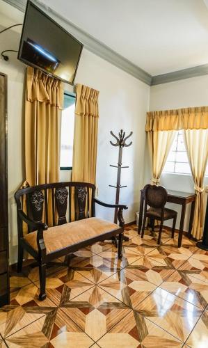 Double Room image 6