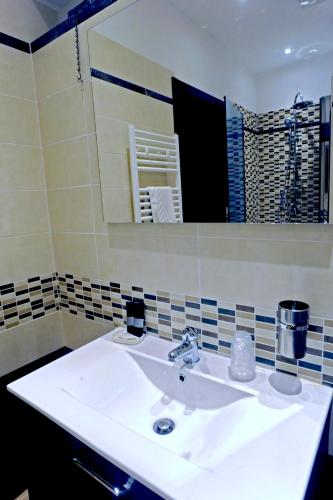 Kings Of Rome Apartments - main image