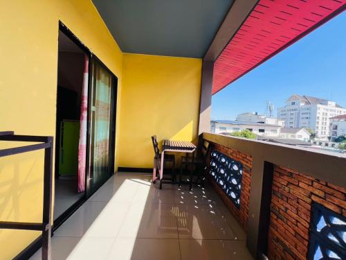 room detail thumbnail 1