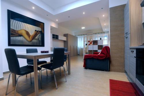 Kings Of Rome Apartments - image 5