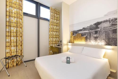 1 queen bed