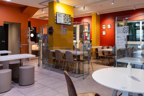 Bar/lounge, B&B Hotel Roma Pietralata Tiburtina in Rome East