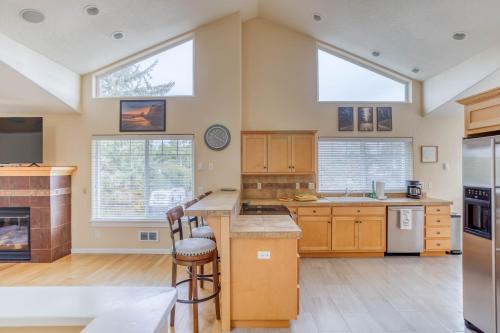 Bridgeview Escape - image 13