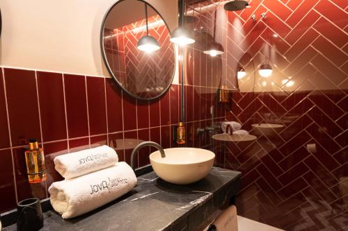 JovA Hotel - image 4