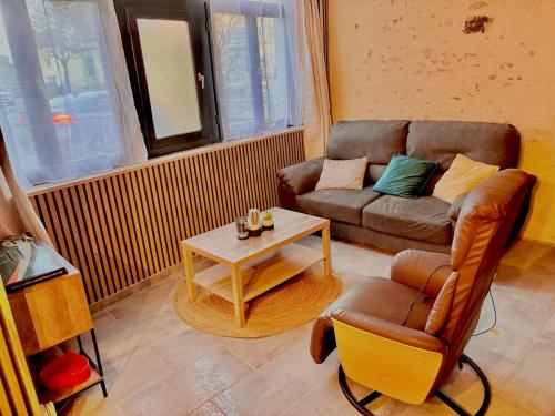 Maison indépendante rénovée, Séjour détente assuré (Maison independante renovee, Sejour detente assure) in Domfront-en-Champagne