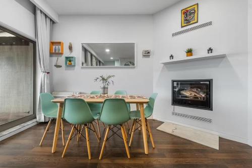 Castelo Point - 2BR Luxe Apartment in the Heart of Guimarães – khách sạn tại Oliveira do Castelo