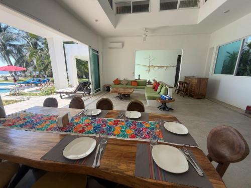 Casa Del Carmen in La Ventanilla