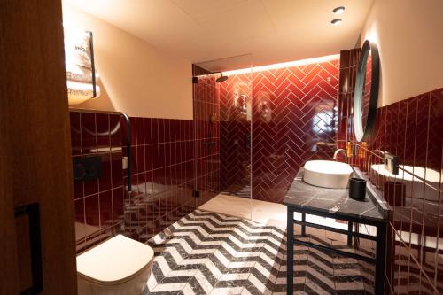 JovA Hotel - image 5