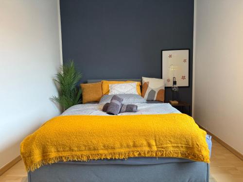 Frankfurt Work and Rest- 4 Bedrooms- 2 WCs- free Parking- 5 Queen size beds- Fast WiFi- roller shutters in Rodenbach, Deutschland