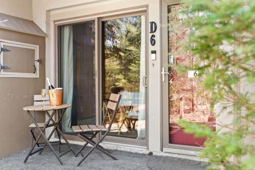 Ski In Ski Out Cabin on Hunter Mtn Seasonal Pool Access w Panoramic Views Hike Swim Fish Relax - main image