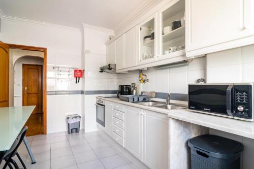 Apartamento para 6 hóspedes em Queluz próximo Lisboa,Sintra e Cascais (Apartamento para 6 hospedes em Queluz proximo Lisboa,Sintra e Cascais) in Queluz