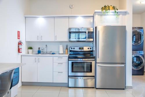 Modern studio for 2 guests - image 14