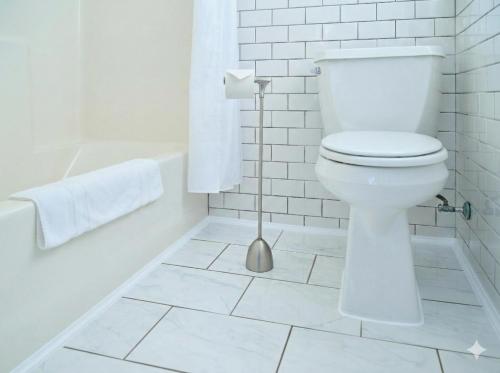 The Crest Motel - image 11